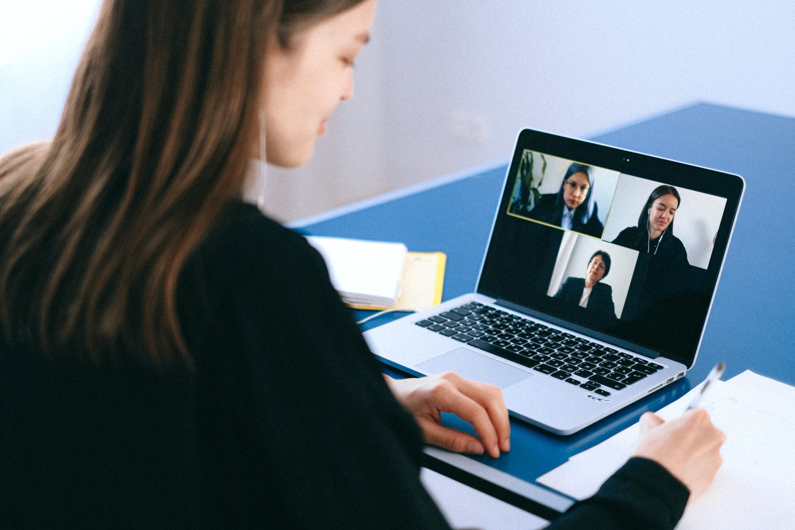 8 Best Video Conferencing Apps for 2022 (Reviews)
