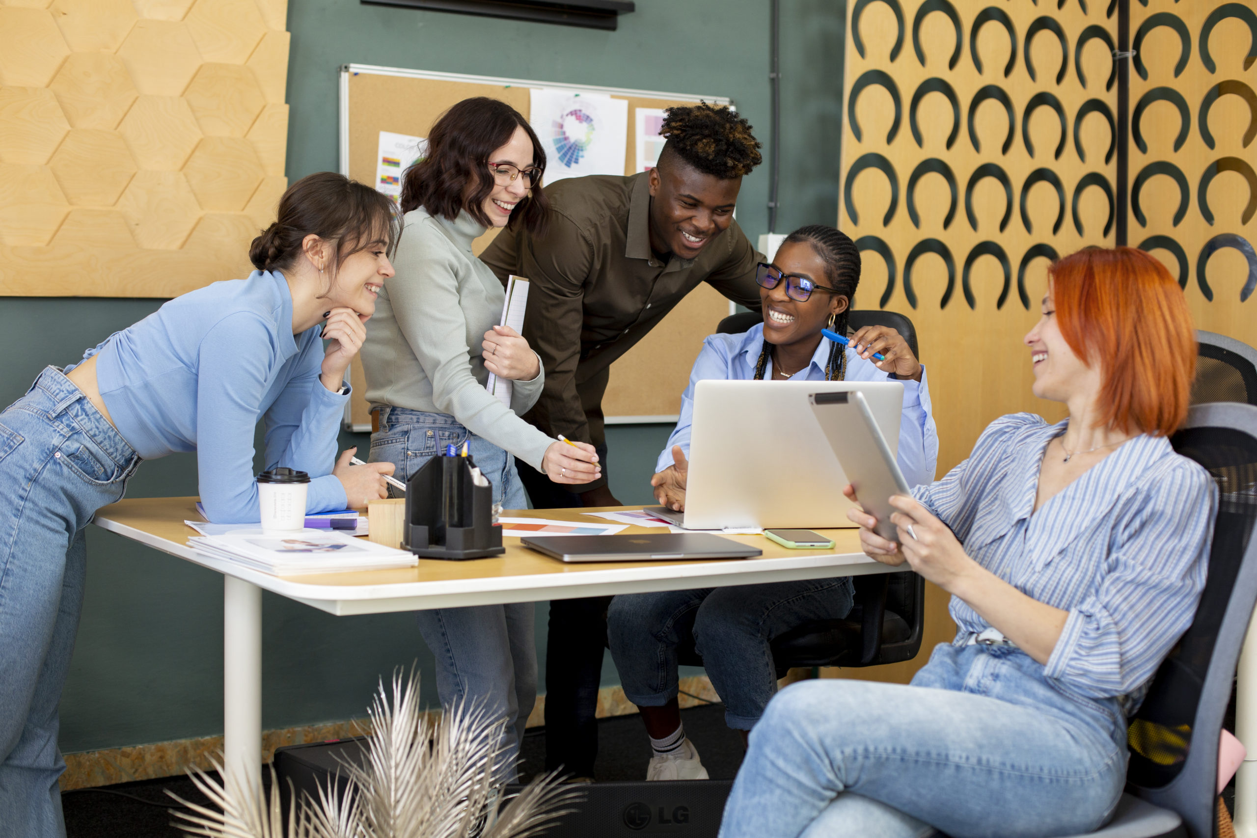 How to Build High Performing Teams: A Complete Guide
